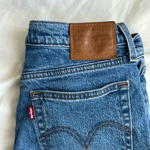 Levi’s Wedgie Straight Jeans